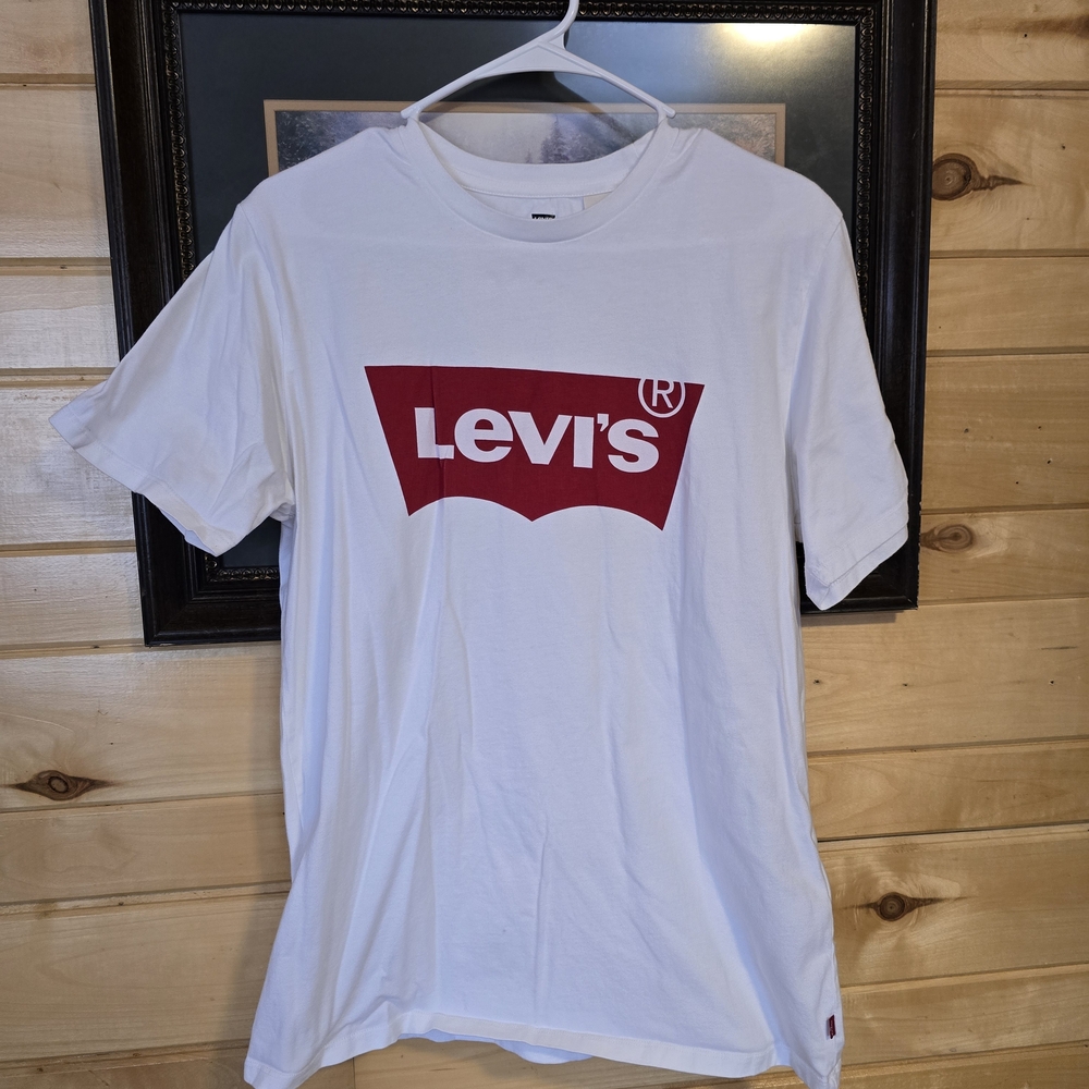 Levi's White and Red Logo T-Shirt